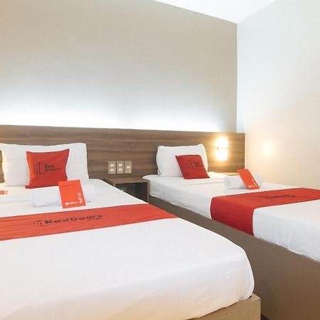 Reddoorz At V Plaza Hotel مانيلا المظهر الخارجي الصورة